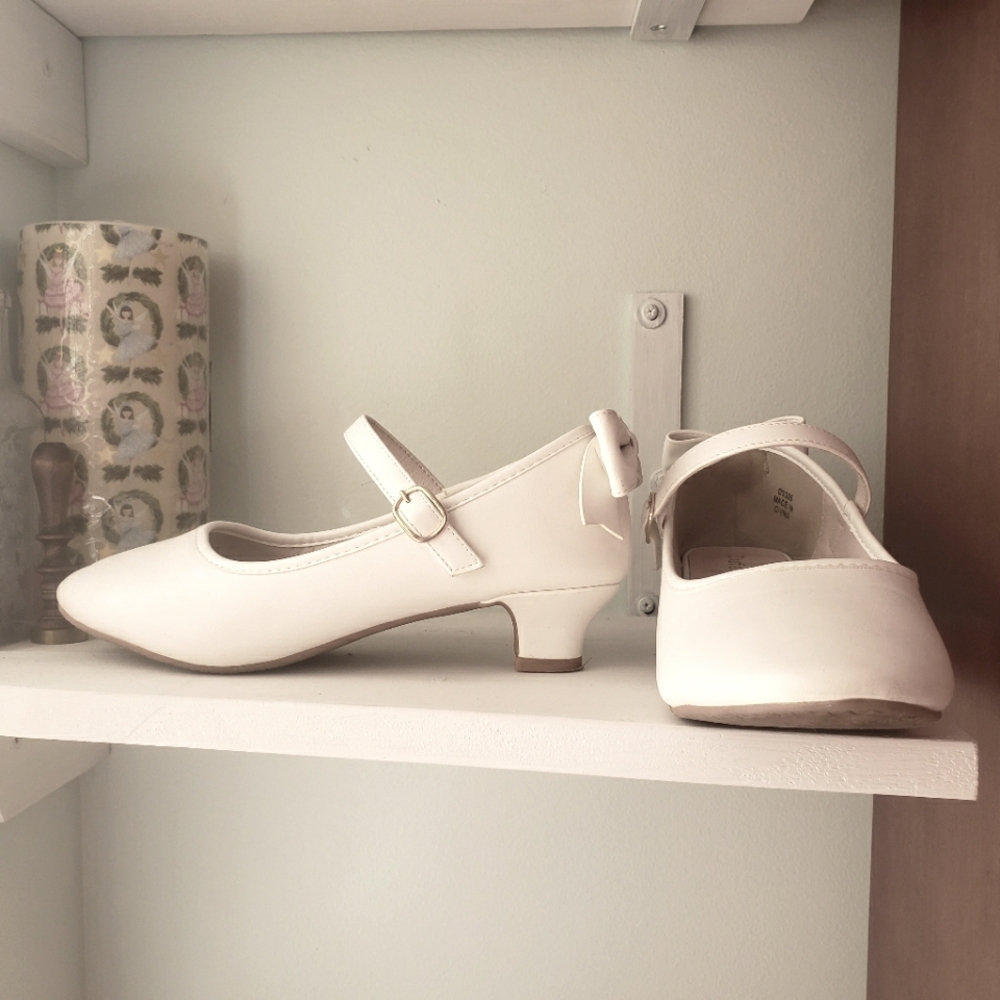 Bridgerton Style White Pump Heel, 6.5